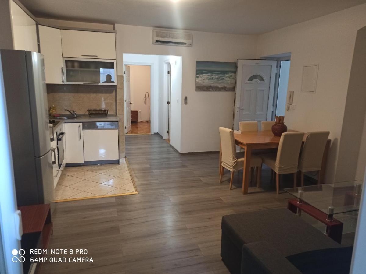 Apartments Zo Makarska Quarto foto